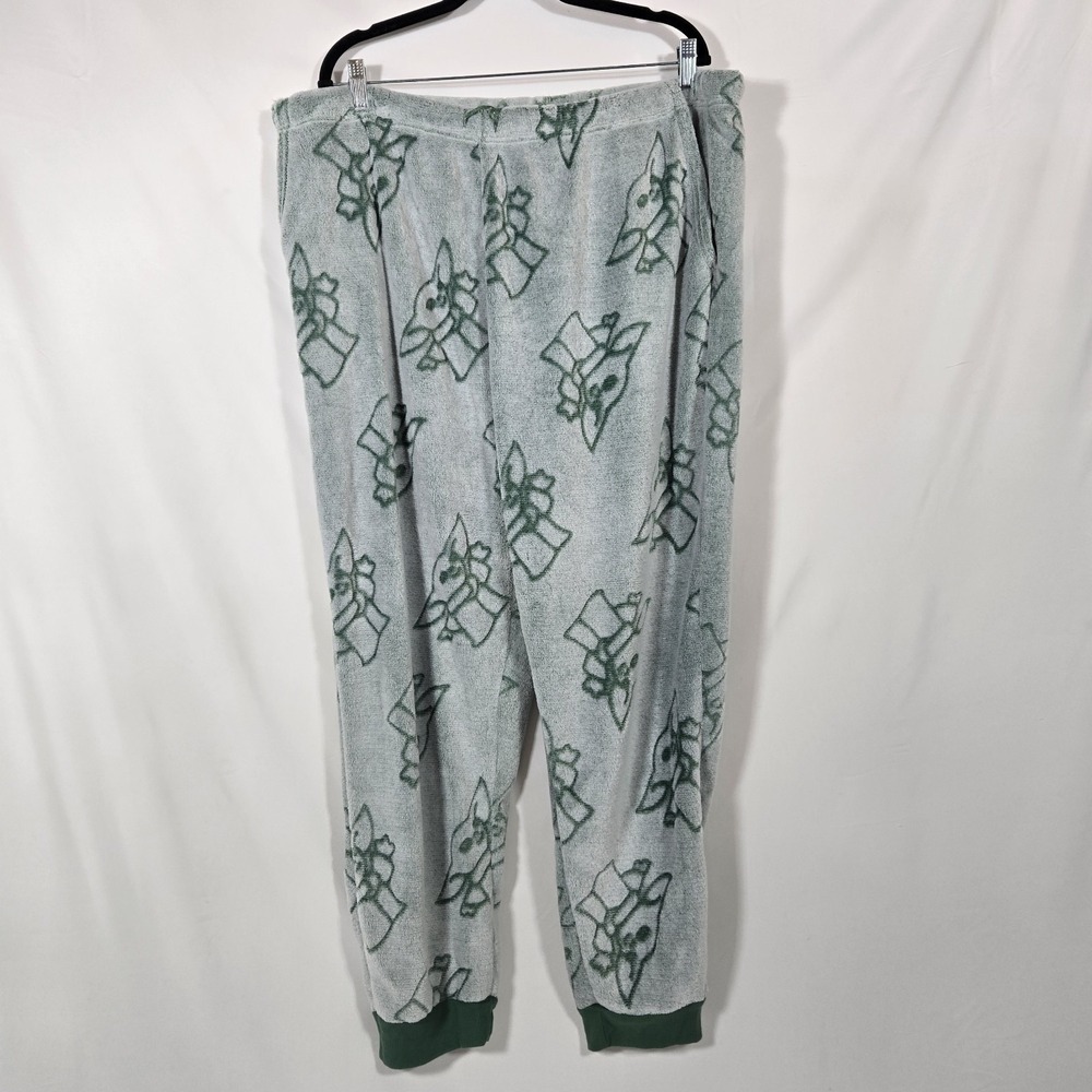 Star Wars The Mandalorian Pajama Set Adult Fleece Lounge Set Grogu Baby Yoda Shi - Picture 3 of 16